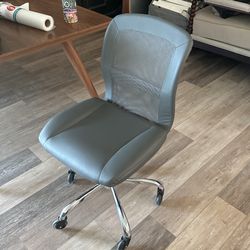 Serta - Essentials Mesh Task Office Chair - Gray With Upgraded Swivel Caster Wheels