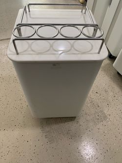 Receptionist dest and 8 pedicure cart