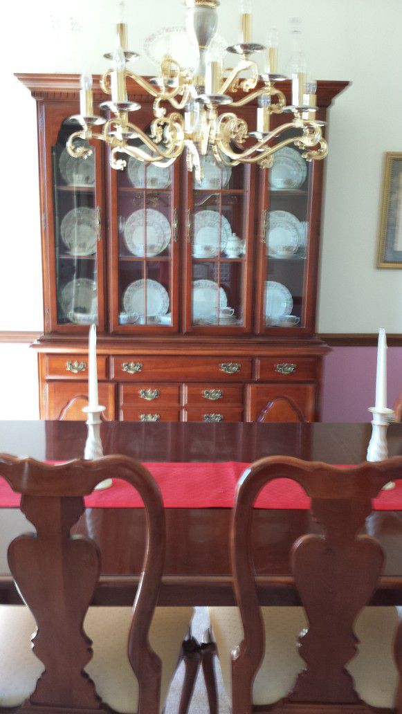 American Drew Cherry Dining Room Set And China Cabinet Perfect For Thanksgiving!!