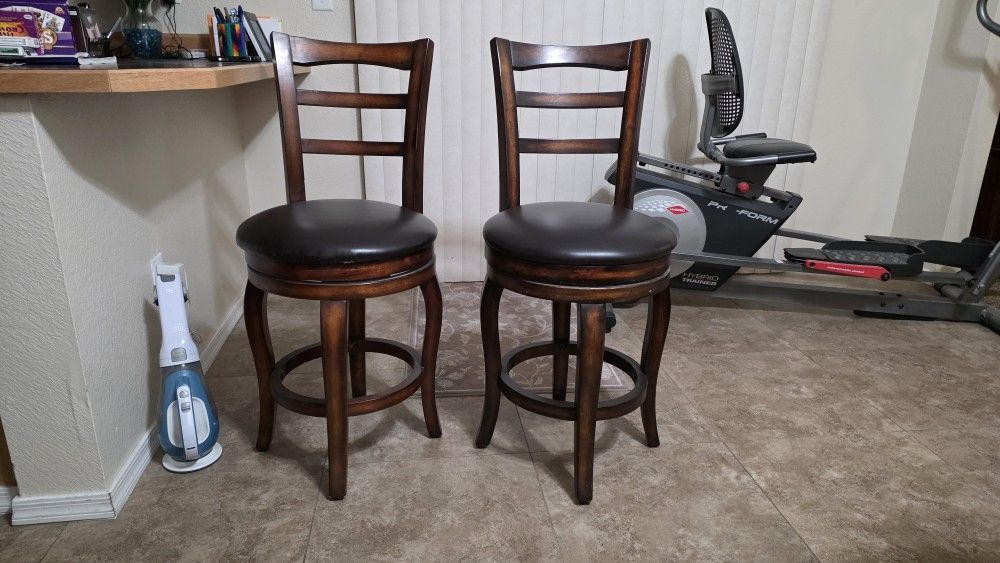 Swival Countertop Bar Stools