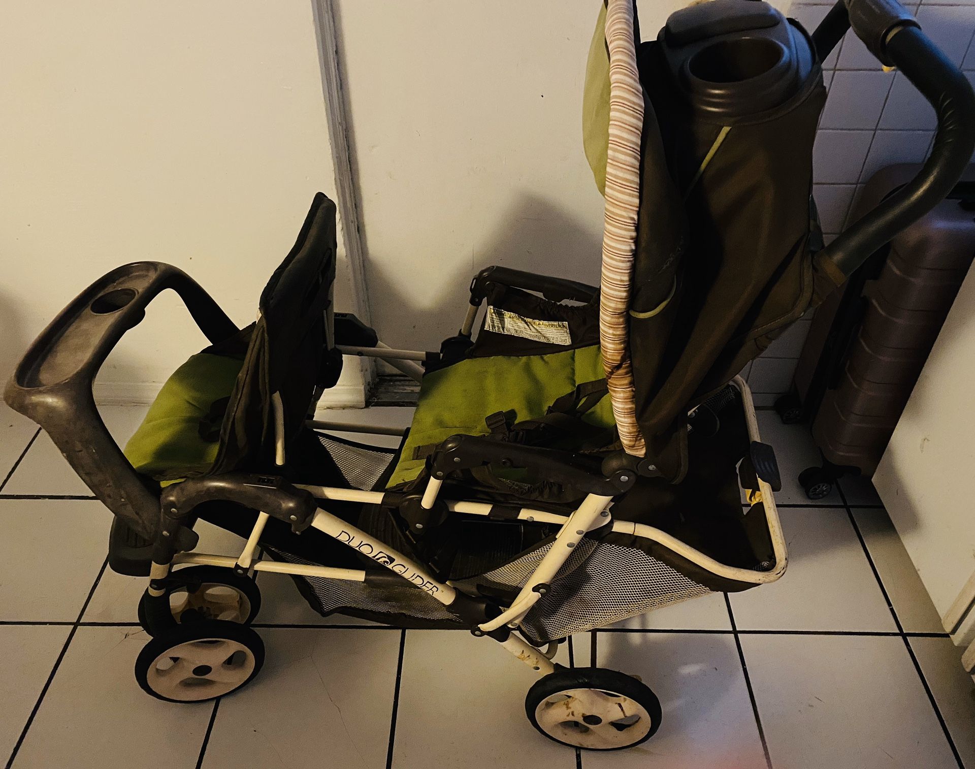 Double seat stroller $10