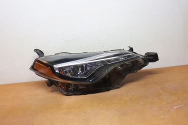 Toyota Corolla Passenger Headlight 2017-2019