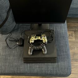 PlayStation 4 Pro 1 TB / Onn 22” Monitor