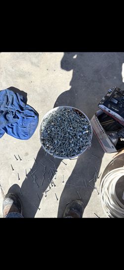 Roofing nails