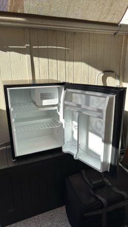 Galanz mini fridge