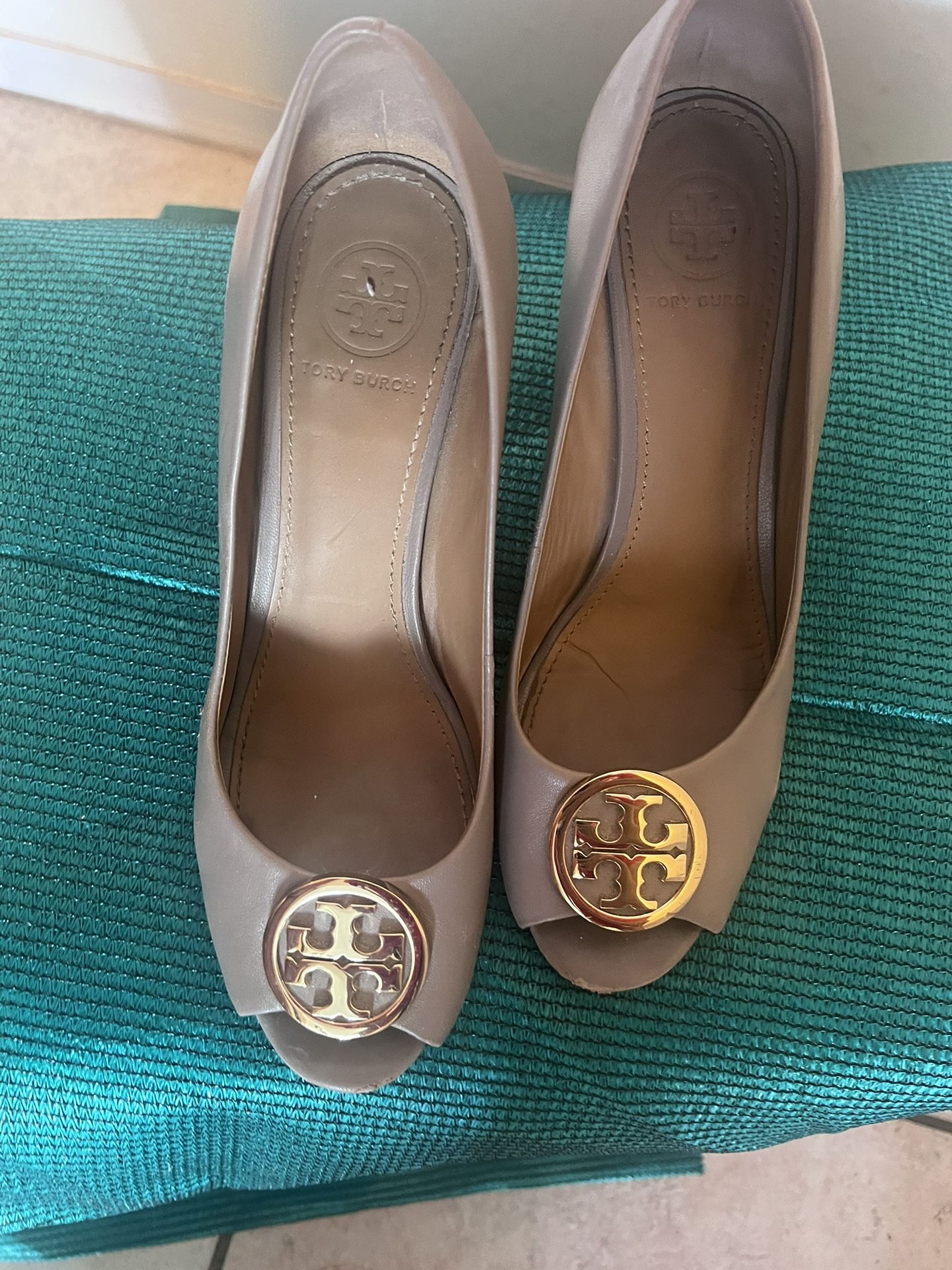Tory Burch Dress Shoes Wedge Open Top Pumps