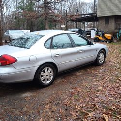 2003 Ford Taurus 180.000 Mils. New Tires Everything Works As Should Title In Hand