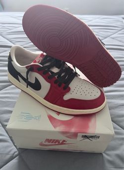 Jordan 1 low trophy room size 9