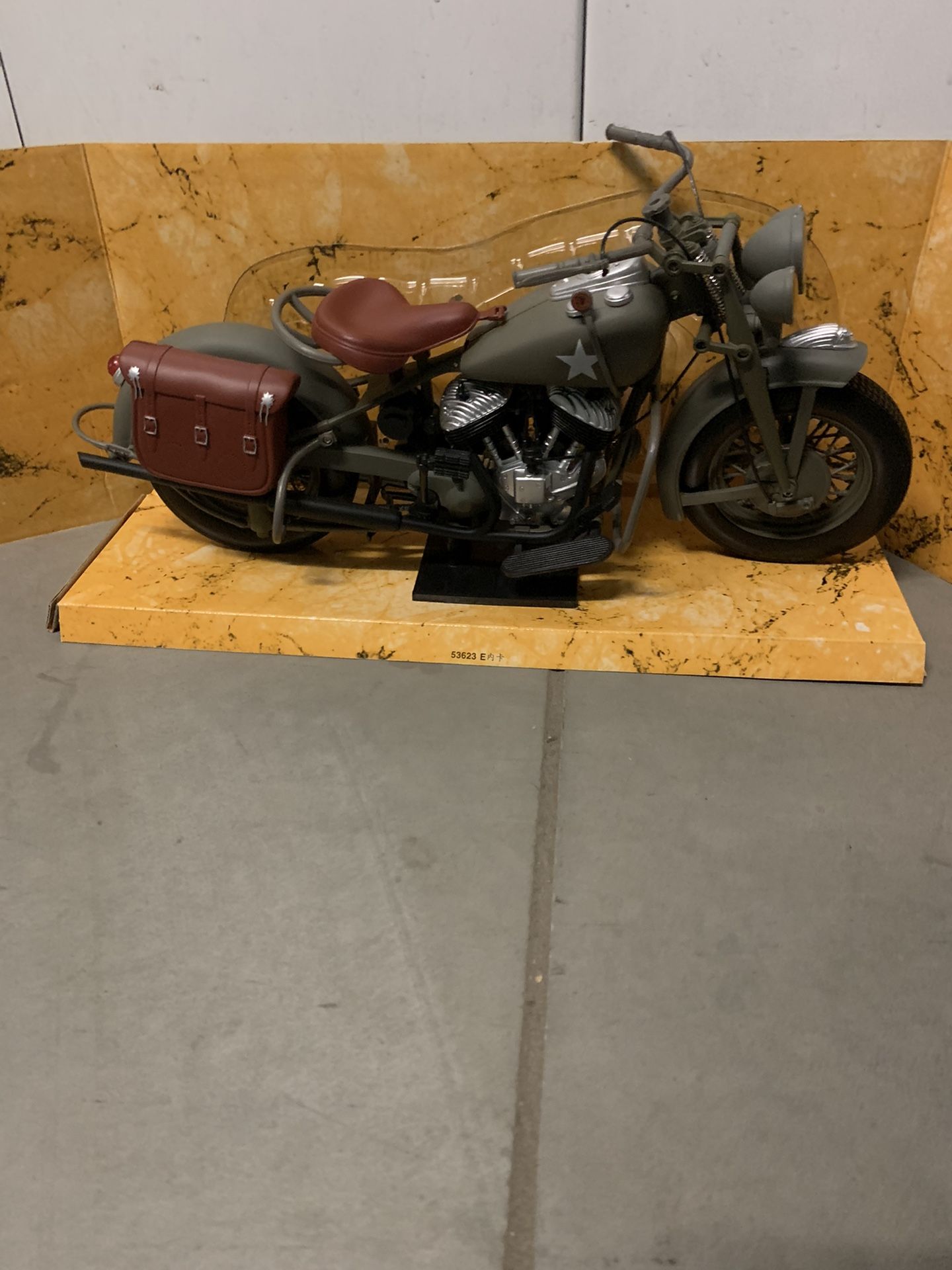 INDIAN MOTORCYCLE   SCALE 1:6