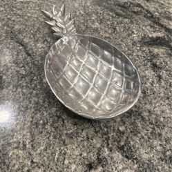Metal Pineapple Serving Plate