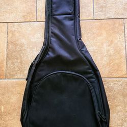 Road Runner Gig Bass Guitar Ave. ll • Black • 2-Front Zippered Pockets • All Zippers Work Well • With Carring Srtaps • 