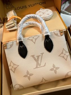 Ladies' classic handbag