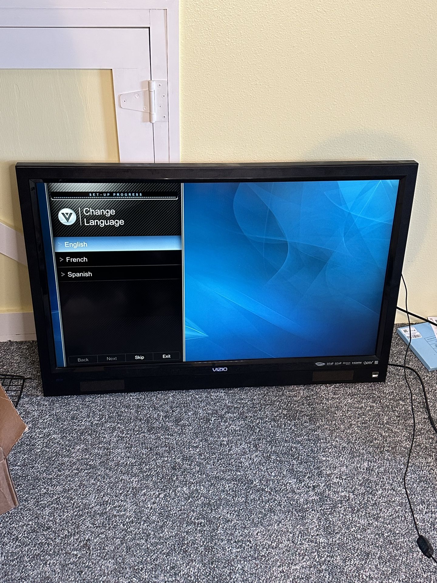 40” Vizio 1080P TV w/ Original Remote