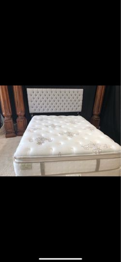 LOVELY 💜KING 💜MATTRESS 💜AND BOXSPRING