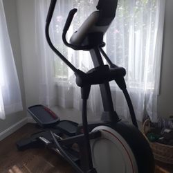 Endurance 520e oliptical