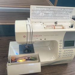 Sewing Machine, Singer 