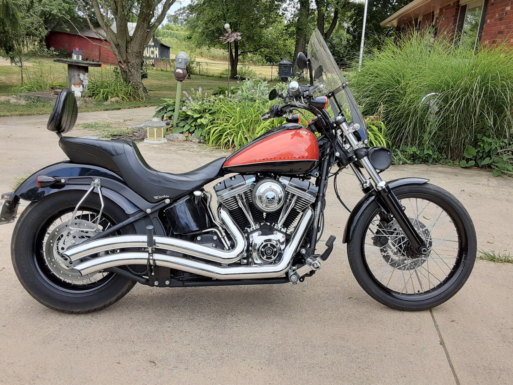 Harley Davidson custom black line very good condition extras skulls just service at low miles little beautiful bike asking 10.000
