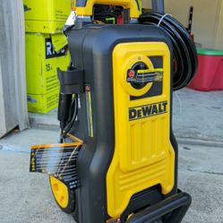 Electric Pressure Washers
DEWALT
2800 PSI 1.0 GPM Cold Water Electric Pressure Washer w/ Axial Pump
