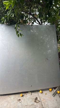 Free lid cover that’s for Chevy Silverado 2011