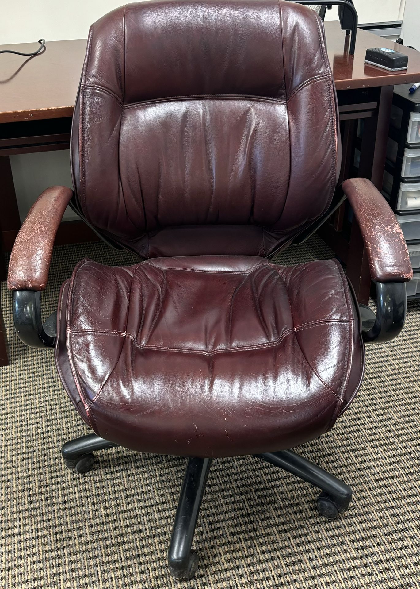 (Lane Furniture Industries) Vintage Executive Brown Leather Office Swivel Wheeled Chair