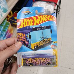 2025 Hot Wheels HW ART CARS 8/10 Ain't Fare 88/250 (Int. Card)