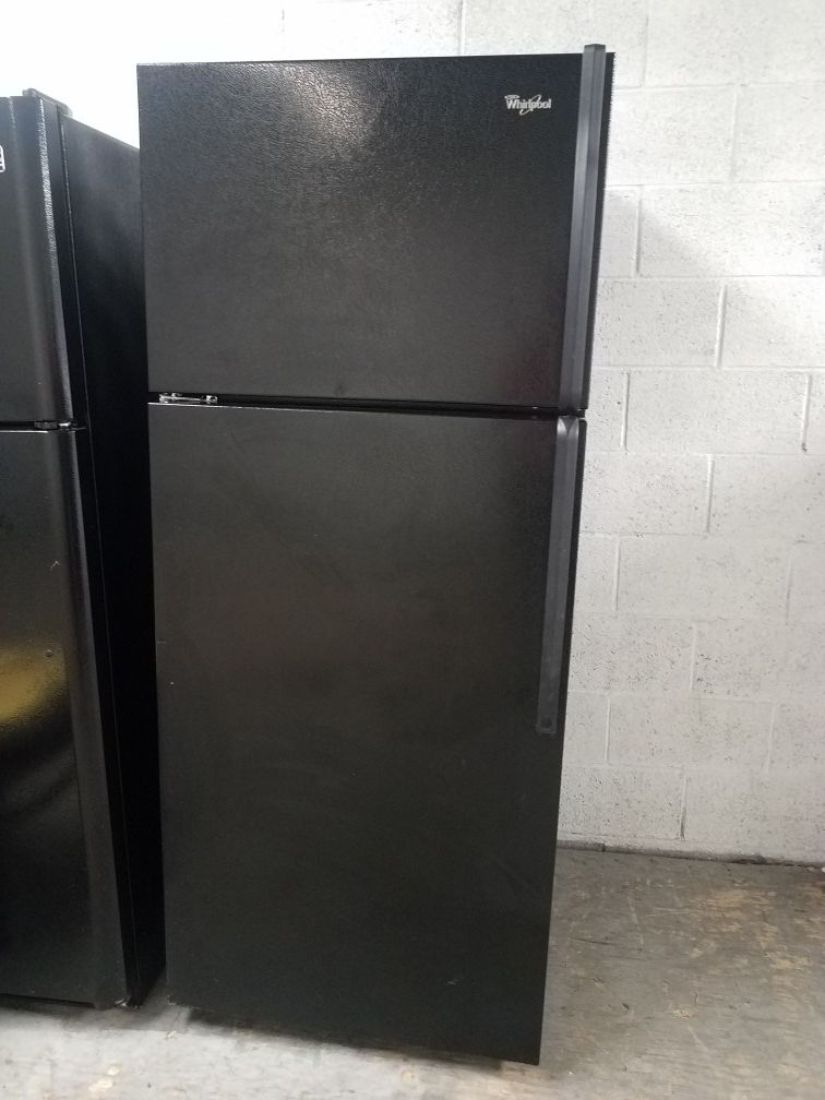 TOP FREEZER BLACK WHIRLPOOL REFRIGERATOR 30"W X 66H🏡WE DELIVER