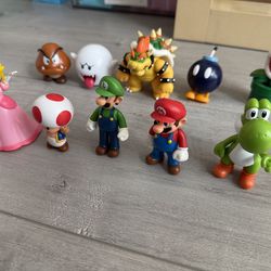 Super mario figures