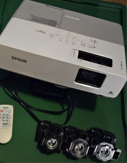 Epson Projector w/ 3 Backup Lamps And Mount