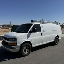 2009 Chevrolet Express Van W/ Tools