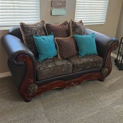 Couch And Love Seat Set. 