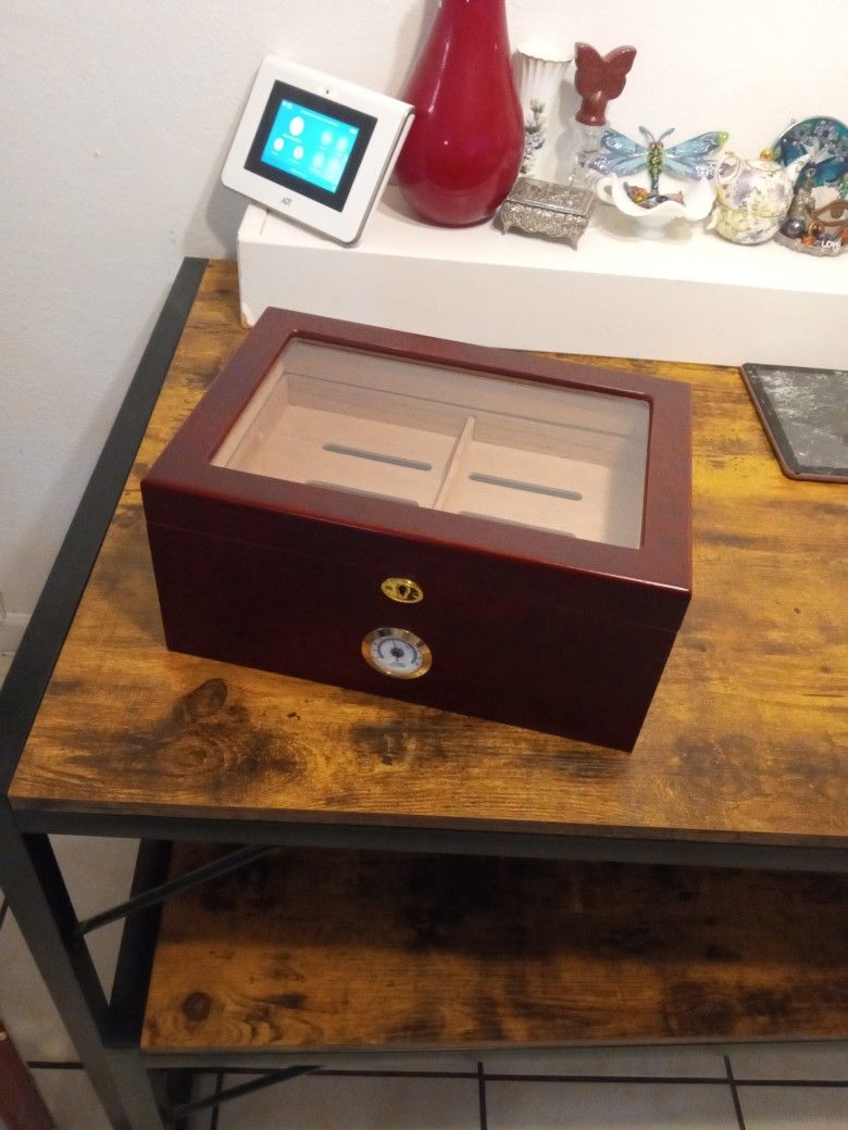 Locking Tobacco Or Marijuana Humidifier Box