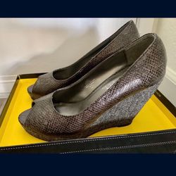 Brand New Women’s Platform Wedge Heels (Size 8)