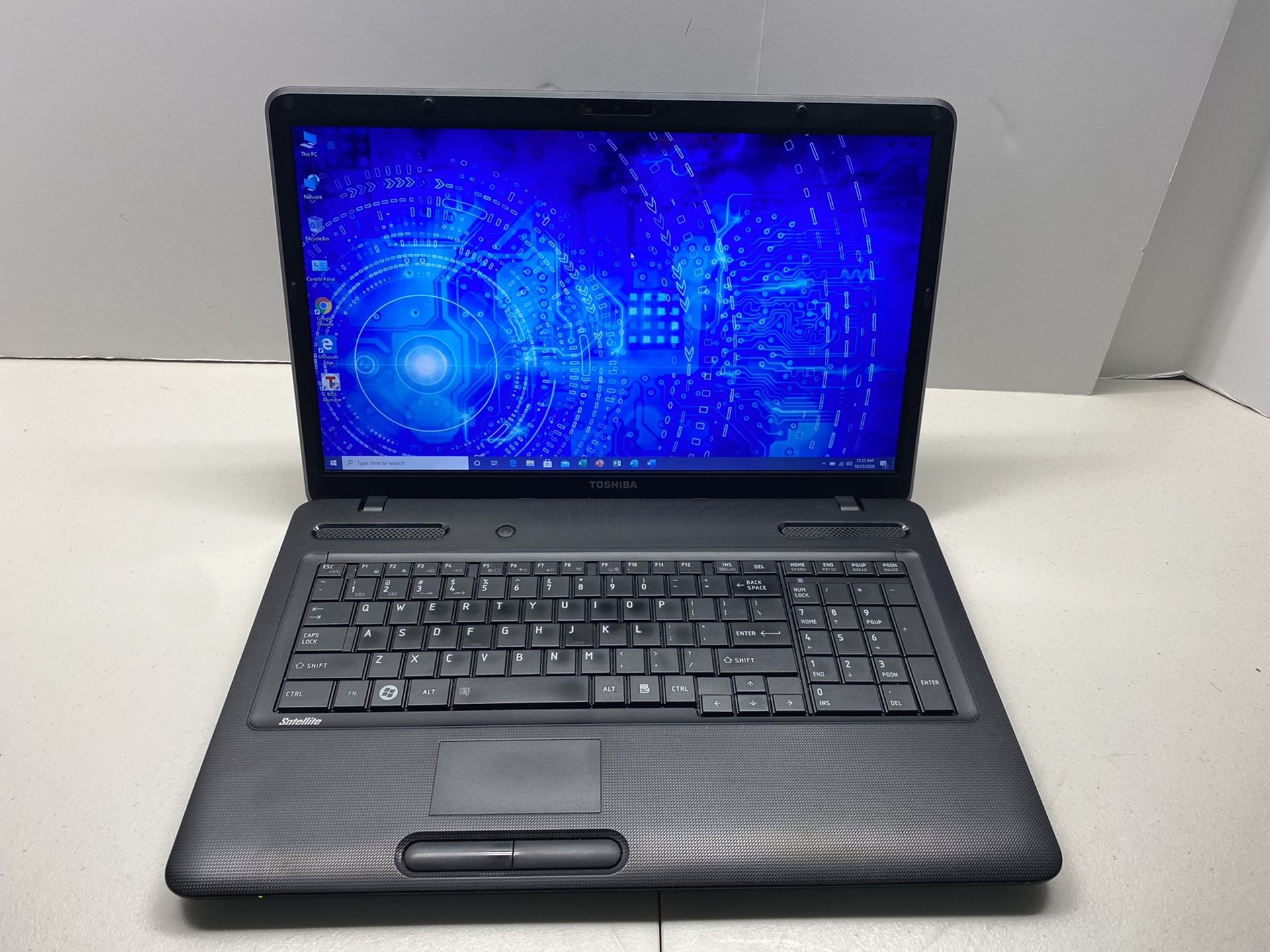 Toshiba Satellite C675, Intel Pentium R, 2.20 Ghz, 4 GB RAM, 250 GB Hard Drive, 1.77 GB Graphics Card, Wireless Wifi, Webcam, DVDRW, SD Card Reader,