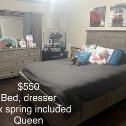 Bed, Dresser / Juego De Cuarto Queen