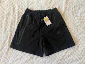 FS: Nike Tech Woven Shorts (HQ0470-010)