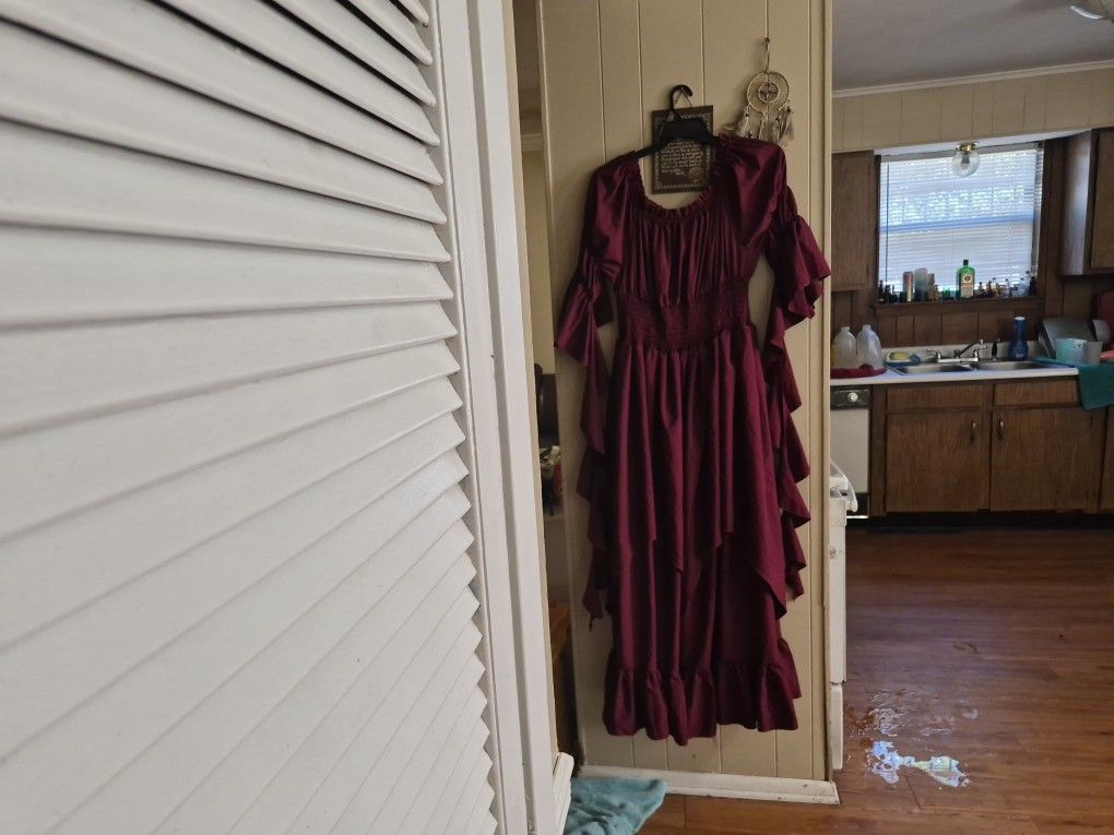 Large But Can Fit Up To A 3 X Parts of the caribbean costume