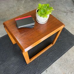 Restored  Vintage Coffee Table – Lane Furniture – MCM Walnut