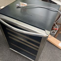Frigidaire Gallery 52 Bottle Wine Cooler