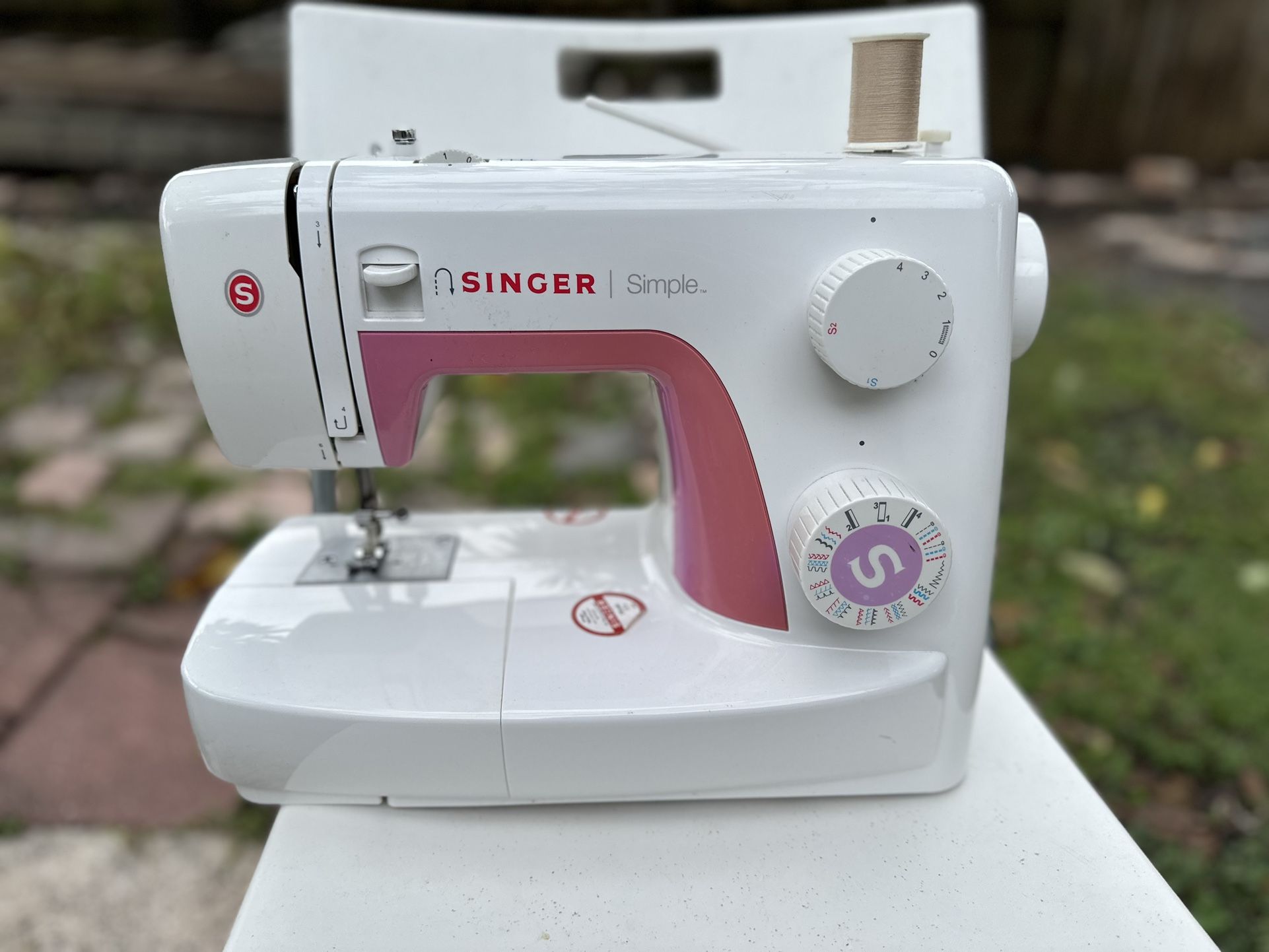 Singer Simpleâ„¢ 3223 Sewing Machine