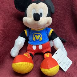 Disney Junior Mickey Mouse Singing Fun Plush