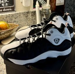 NWB NIKE JORDAN JUMPMAN TEAM 2 "RETRO" BASKETBALL 819175-106 WHITE BLACK SZ 10.5