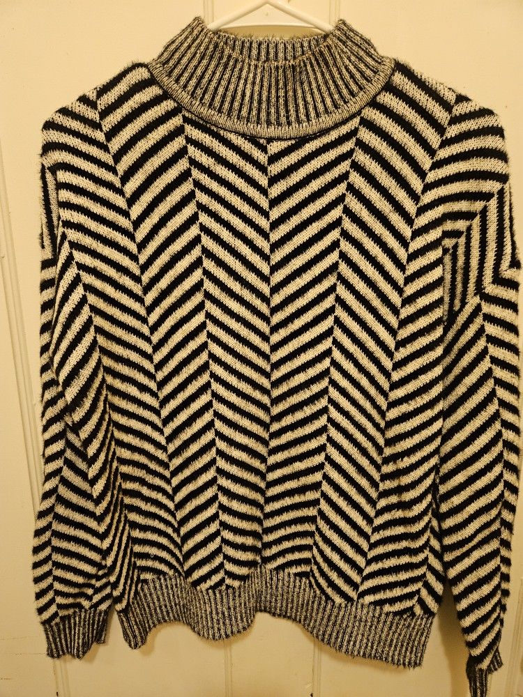 Tahari Chevron Sweater - Size Small