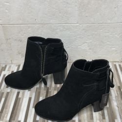 Gorgeous Black New Never Worn Ankle High Boots With Tassel... Size 9.5... Check Out My Other Offers Too