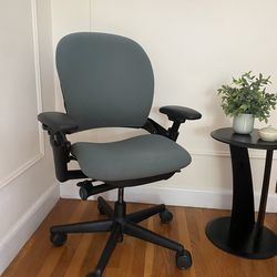 Steelcase Sage Green Leap Office Chair Winner of Most Innovative in World