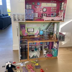 Malibu Barbie House + Accessories 