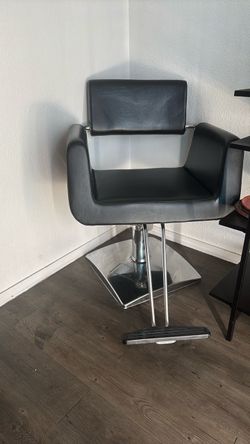 Salon chair