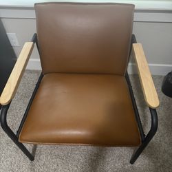 🪑 Mid-Century Modern Accent Chair – Brown Faux Leather & Wood Arms