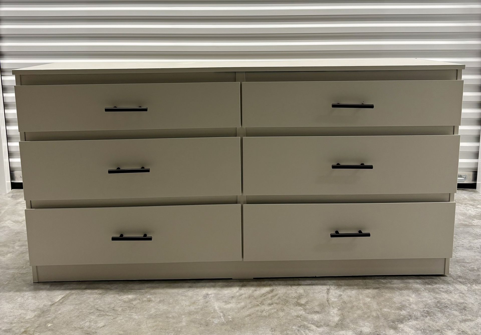 Off-White 6-Drawer Dresser