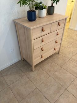 Dresser / Cabinet