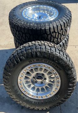 Brand new 18 inch Kmc 552 rims with brand new 35x12.50r17 Blackhawk R/T tires
